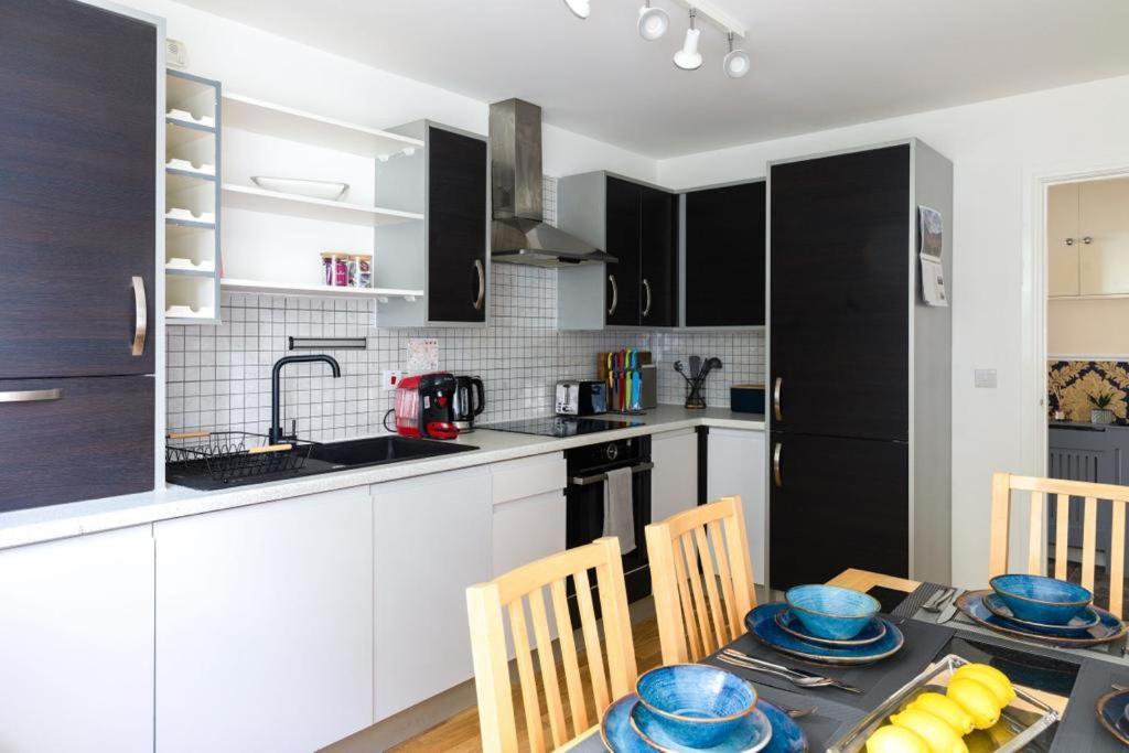 Thomahome Cosy&Stylish Apartment เอดินบะระ ภายนอก รูปภาพ